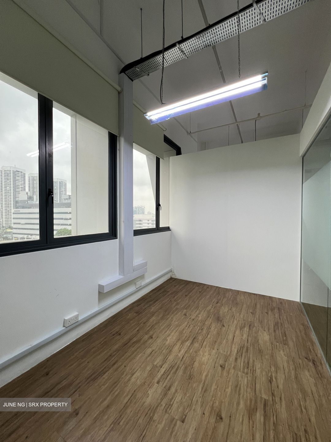 Ct Hub (D12), Office #638275321